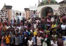 Koudougou : l’APROSED fait découvrir le musée Rayimi d’Issouka aux tout-petits VISITE-GUIDEE