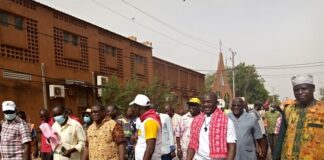 Journée mondiale du travail : à Ouagadougou, les travailleurs ont fait une marche pacifique Journée- mondiale- du- travail- à- Ouagadougou, -les- travailleurs- ont- fait –une- marche- pacifique