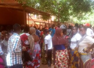 Proclamation des résultats du BEPC session 2021 : des pleurs et des cris de joie au lycée Wend manégré LES-CANDIDATS