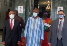 Attaque de Solhan : l’Ambassadeur de l’Égypte au Burkina chez Christophe Dabiré LE-CHEF-DU-GOUVERNEMENT-AVEC-AMNASSADEUR-EGYPTIEN