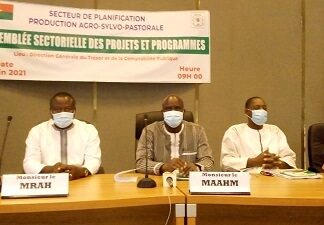 Assemblées sectorielles des projets et programmes « production agro-sylvo-pastorale » : le ministre Salifou Ouédraogo satisfait de la performance moyenne qui a connu une hausse Assemblées- sectorielles –des- projets- et –programmes- production- agro-sylvo-pastorale – le- ministre- Salifou- Ouédraogo- satisfait -de -la –performance- moyenne -qui -a –connu- une -hausse