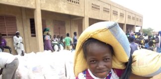 Amélioration de la qualité de l’éducation au Loroum : le PAM apporte le sourire à des milliers d’écoliers Amélioration-de –la- qualité- de- l’éducation- au- Loroum –le- PAM apporte –le- sourire- à -des –milliers- d’écoliers