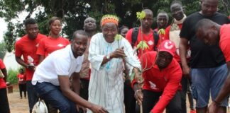 Palais royal d’Issouka : SUNU Assurances Vie Burkina symbolise sa présence par la plantation d’un manguier Palais-royal-d-Issouka