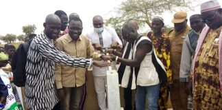 Accès à l’eau potable à Titao dans le Loroum : un forage pour les Personnes Déplacées Internes (PDI) du quartier Watinoma Accès-à-l-eau-potable-à-Titao-au-Loroum