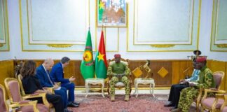 Le Capitaine Ibrahim TRAORÉ reçoit l’Ambassadeur de l’Union européenne en fin de mission