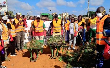 15 ans d’engagement citoyen : IAMGOLD Essakane nettoie avec la Brigade Verte